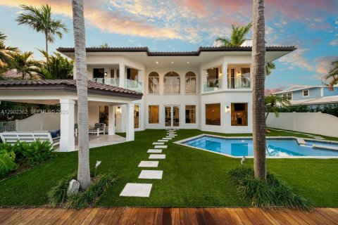 House in Fort Lauderdale, Florida 6 bedrooms, 429.39 sq.m. № 2068859 - photo 6