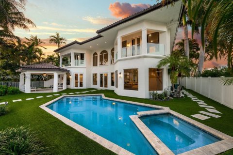 House in Fort Lauderdale, Florida 6 bedrooms, 429.39 sq.m. № 2068859 - photo 4