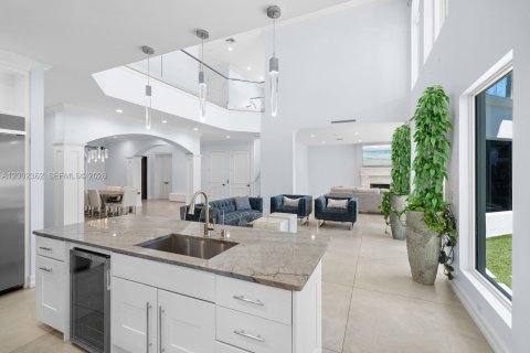 House in Fort Lauderdale, Florida 6 bedrooms, 429.39 sq.m. № 2068859 - photo 23