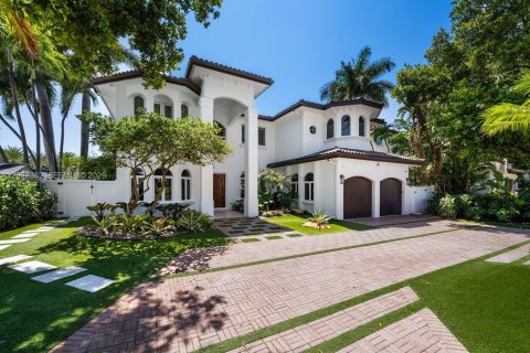 House in Fort Lauderdale, Florida 6 bedrooms, 429.39 sq.m. № 2068859 - photo 9