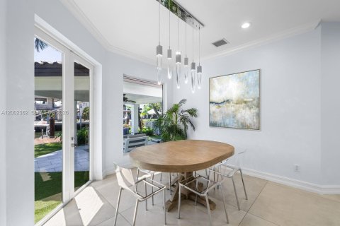House in Fort Lauderdale, Florida 6 bedrooms, 429.39 sq.m. № 2068859 - photo 24