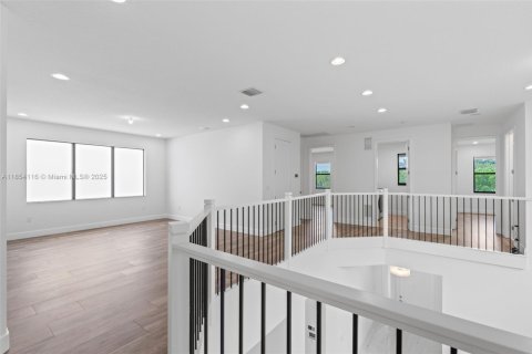 House in Boca Raton, Florida 5 bedrooms, 428.19 sq.m. № 1878402 - photo 4