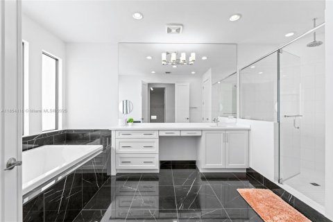 House in Boca Raton, Florida 5 bedrooms, 428.19 sq.m. № 1878402 - photo 7