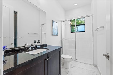 House in Boca Raton, Florida 5 bedrooms, 428.19 sq.m. № 1878402 - photo 30