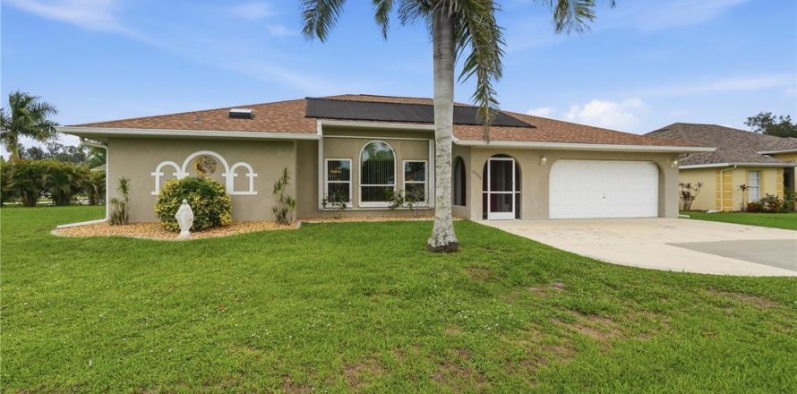 Casa en Punta Gorda, Florida 3 dormitorios, 207.73 m2 № 2258262