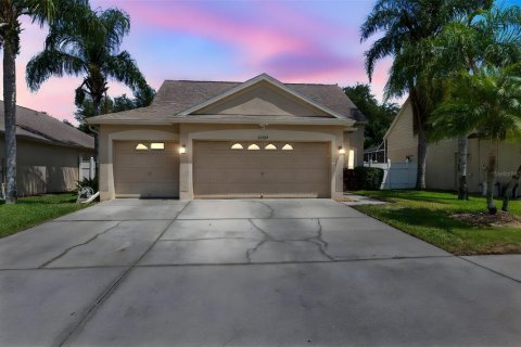Villa ou maison à vendre à Land O' Lakes, Floride: 5 chambres, 198.63 m2 № 1851586 - photo 2