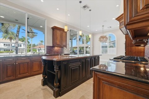 Villa ou maison à vendre à Pompano Beach, Floride: 6 chambres, 401.52 m2 № 1985703 - photo 20