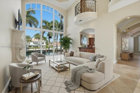 Villa ou maison à vendre à Pompano Beach, Floride: 6 chambres, 401.52 m2 № 1985703 - photo 12