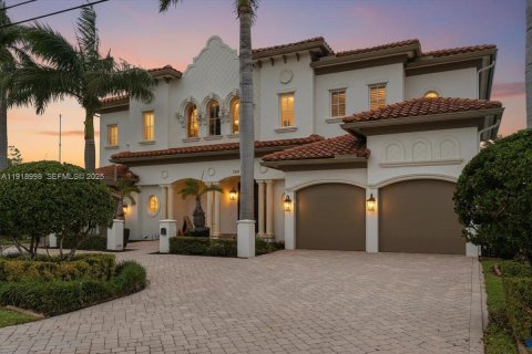 Villa ou maison à vendre à Pompano Beach, Floride: 6 chambres, 401.52 m2 № 1985703 - photo 10