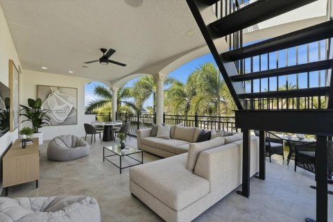 Villa ou maison à vendre à Pompano Beach, Floride: 6 chambres, 401.52 m2 № 1985703 - photo 23