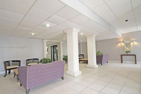 Купить кондоминиум в Майами-Бич, Флорида 1 спальня, 67.82м2, № 1957774 - фото 4