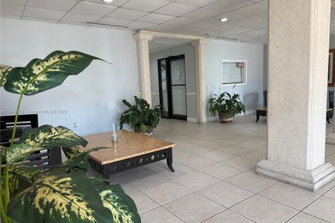 Купить кондоминиум в Майами-Бич, Флорида 1 спальня, 67.82м2, № 1957774 - фото 21