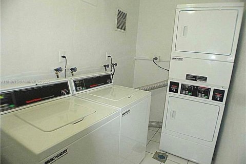 Купить кондоминиум в Майами-Бич, Флорида 1 спальня, 67.82м2, № 1957774 - фото 9