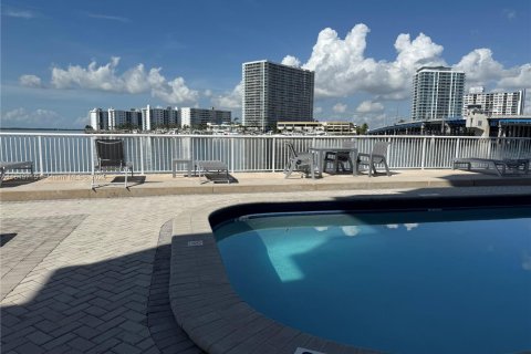 Купить кондоминиум в Майами-Бич, Флорида 1 спальня, 67.82м2, № 1957774 - фото 28