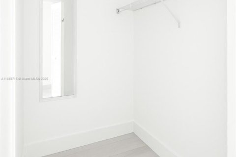 Купить кондоминиум в Майами-Бич, Флорида 1 спальня, 67.82м2, № 1957774 - фото 16