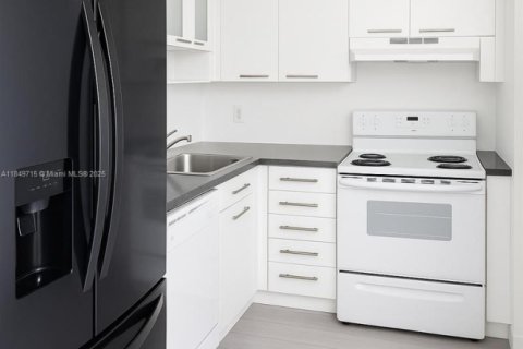 Купить кондоминиум в Майами-Бич, Флорида 1 спальня, 67.82м2, № 1957774 - фото 12