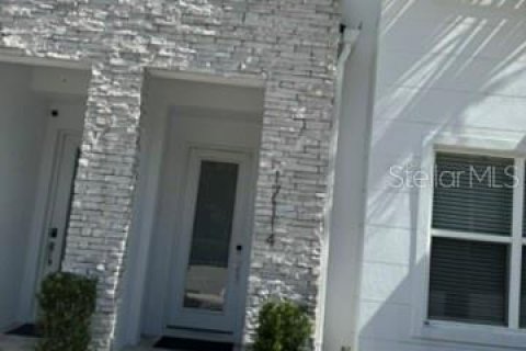 Touwnhouse à vendre à Clermont, Floride: 3 chambres, 172.05 m2 № 2419829 - photo 2