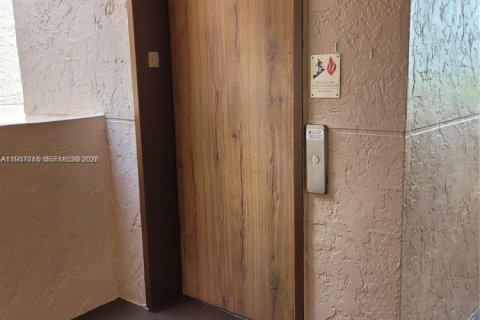 Condominio en alquiler en Davie, Florida, 3 dormitorios, 107.3 m2 № 2047748 - foto 3