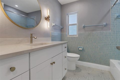 House in Fort Myers, Florida 3 bedrooms, 171.96 sq.m. № 1734380 - photo 27