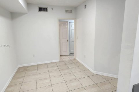Copropriété à louer à Miramar, Floride: 1 chambre, 67.82 m2 № 1964691 - photo 4