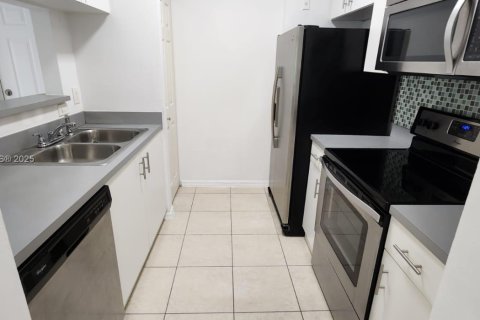 Copropriété à louer à Miramar, Floride: 1 chambre, 67.82 m2 № 1964691 - photo 2