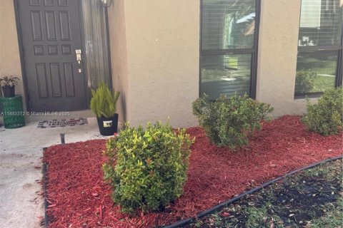 Adosado en alquiler en Palm Beach Gardens, Florida, 3 dormitorios, 132.85 m2 № 1929679 - foto 1