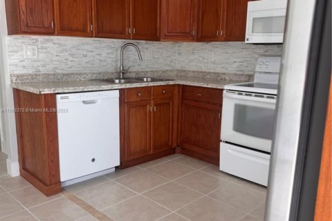 Adosado en alquiler en Palm Beach Gardens, Florida, 3 dormitorios, 132.85 m2 № 1929679 - foto 4