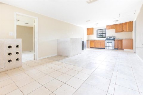 Casa en venta en Wauchula, Florida, 7 dormitorios, 288.46 m2 № 1559833 - foto 2