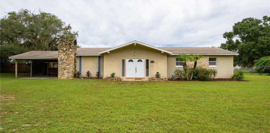 Villa ou maison à Eustis, Floride 3 chambres, 139.45 m2 № 2408906