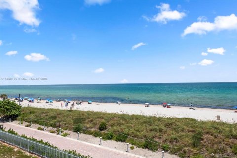 Condominio en venta en Miami Beach, Florida, 1 dormitorio, 91.04 m2 № 1858835 - foto 8