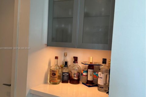 Condo in Miami, Florida, 2 bedrooms  № 2026380 - photo 10