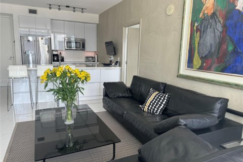 Condo in Miami, Florida, 2 bedrooms  № 2026380 - photo 5