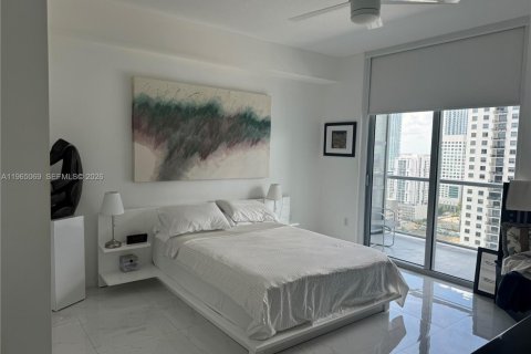 Condo in Miami, Florida, 2 bedrooms  № 2026380 - photo 13