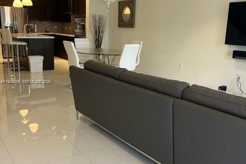 Condominio en Doral, Florida, 3 dormitorios № 2006401