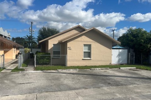 Immobilier commercial à Hialeah, Floride 154.12 m2 № 2014759