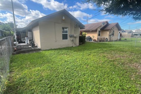 Immobilier commercial à vendre à Hialeah, Floride: 154.12 m2 № 2014759 - photo 8