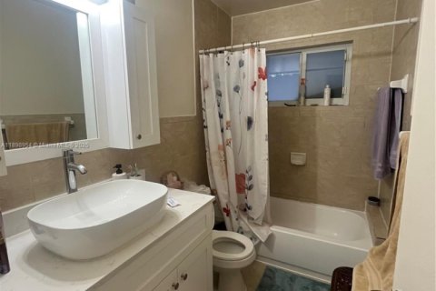 Immobilier commercial à vendre à Hialeah, Floride: 154.12 m2 № 2014759 - photo 4