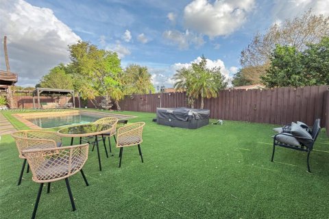 Купить виллу или дом в Майами-Лейкс, Флорида 4 спальни, 195.09м2, № 2050143 - фото 29