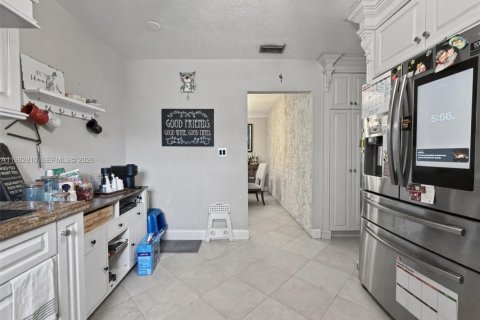 Купить виллу или дом в Майами-Лейкс, Флорида 4 спальни, 195.09м2, № 2050143 - фото 11