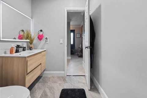 Купить виллу или дом в Майами-Лейкс, Флорида 4 спальни, 195.09м2, № 2050143 - фото 24