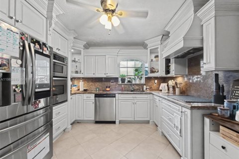 Купить виллу или дом в Майами-Лейкс, Флорида 4 спальни, 195.09м2, № 2050143 - фото 9
