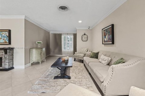 Купить виллу или дом в Майами-Лейкс, Флорида 4 спальни, 195.09м2, № 2050143 - фото 3