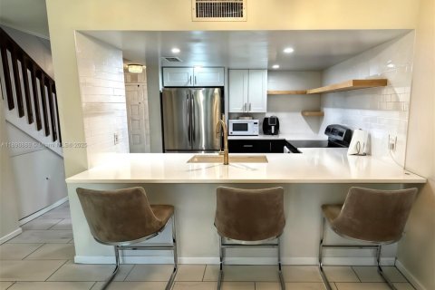 Townhouse in Davie, Florida 3 bedrooms, 123.37 sq.m. № 1944916 - photo 5