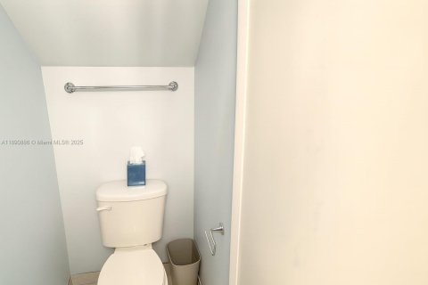 Townhouse in Davie, Florida 3 bedrooms, 123.37 sq.m. № 1944916 - photo 11