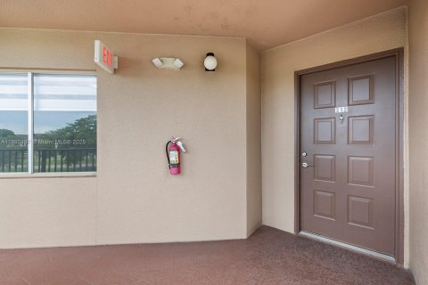 Condominio en venta en Pembroke Pines, Florida, 2 dormitorios, 142.42 m2 № 1948521 - foto 28
