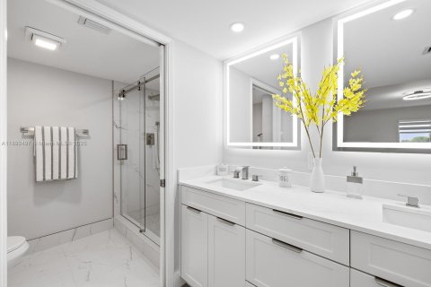 Condominio en venta en Pembroke Pines, Florida, 2 dormitorios, 142.42 m2 № 1948521 - foto 13