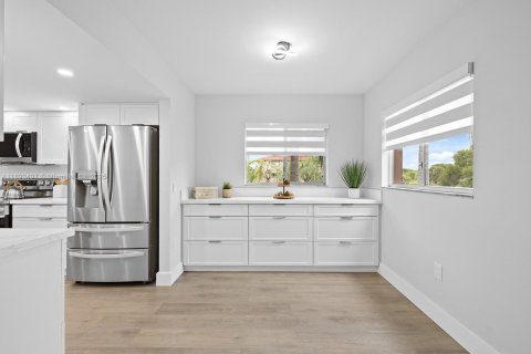Condominio en venta en Pembroke Pines, Florida, 2 dormitorios, 142.42 m2 № 1948521 - foto 4