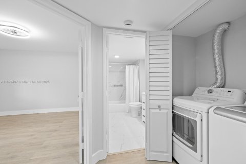 Condominio en venta en Pembroke Pines, Florida, 2 dormitorios, 142.42 m2 № 1948521 - foto 21