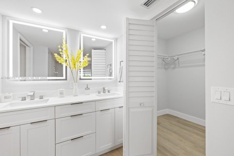 Condominio en venta en Pembroke Pines, Florida, 2 dormitorios, 142.42 m2 № 1948521 - foto 15