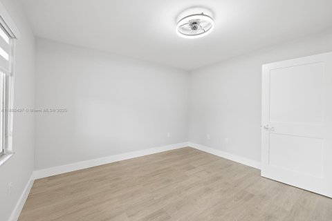 Condominio en venta en Pembroke Pines, Florida, 2 dormitorios, 142.42 m2 № 1948521 - foto 18